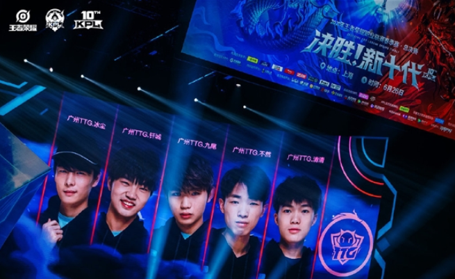 上海男篮突 上海男篮突