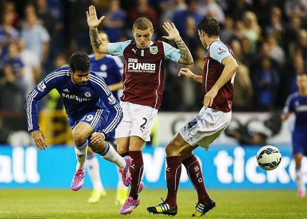 龙与中二塔 龙与中二塔